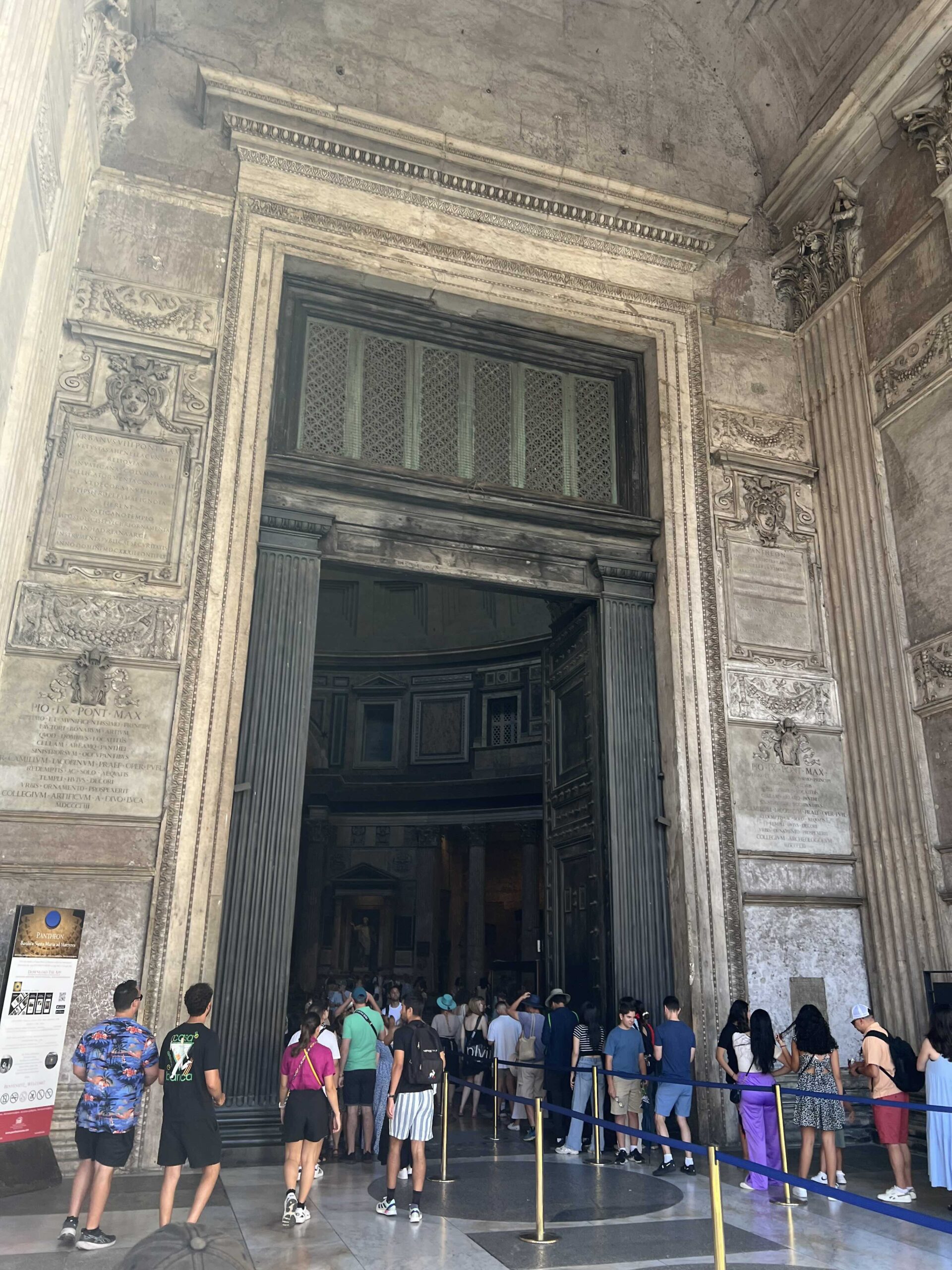 Pantheon Doors and Queue Pantheon Doors and Queue | Photo Credit: Robert Farrington